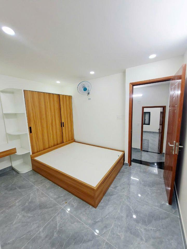 Bán gấp nhà mới TRƯƠNG PHƯỚC PHAN hẻm xe hơi gần chợ, trường học, tặng nội thất, 3 PN nhỉnh 4 tỷ.   