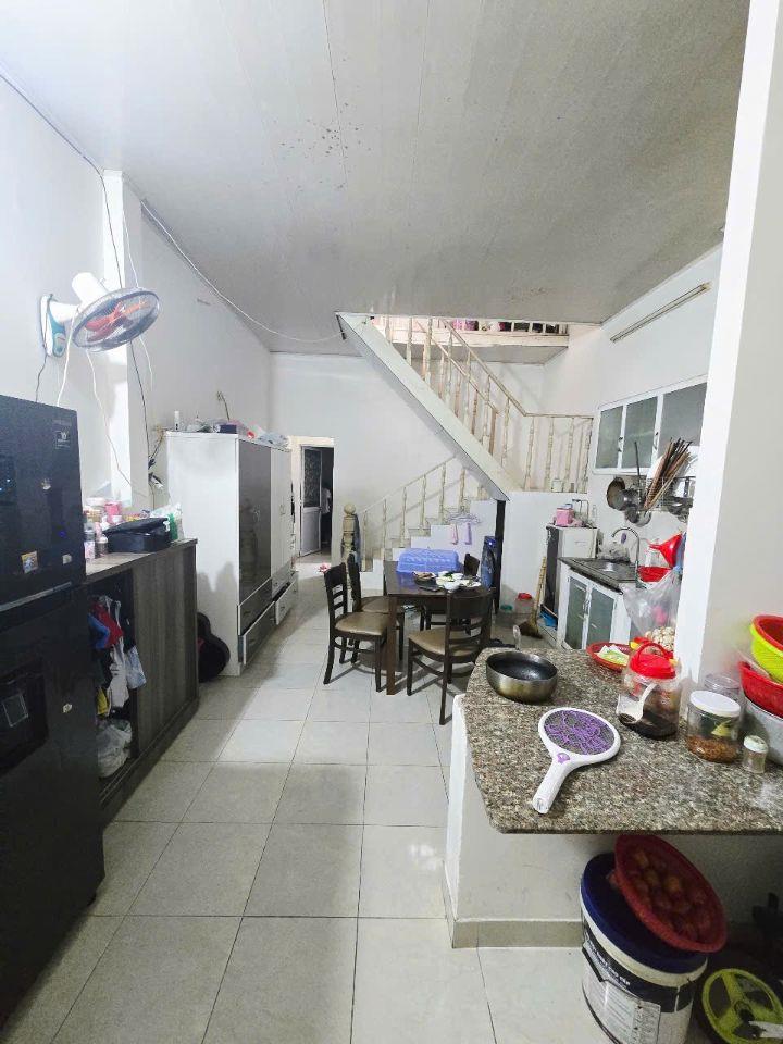 Bán gấp nhà khu vực Gò Dầu sát mặt tiền xe tải đỗ cửa, sầm uất gần Aeon Tân Phú, 8,x tỷ.  🏠