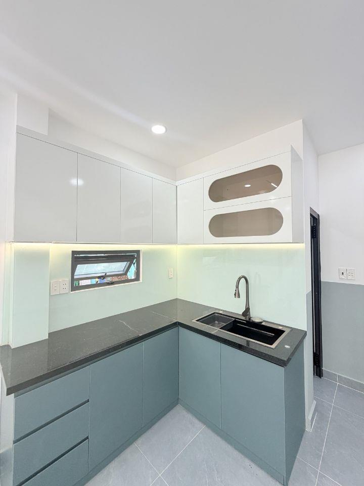 Nhà mới, đẹp căn góc Trịnh Đình Trọng, hẻm 5m sầm uất đủ tiện ích, không lộ giới, 4.X tỷ.  