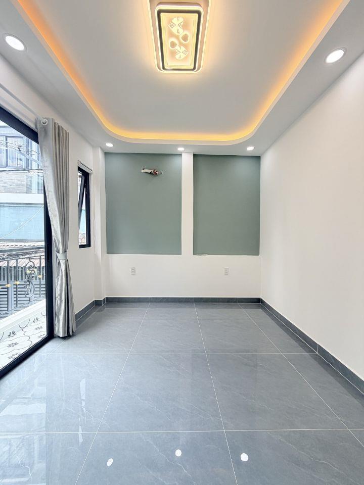 Nhà mới, đẹp căn góc Trịnh Đình Trọng, hẻm 5m sầm uất đủ tiện ích, không lộ giới, 4.X tỷ.  