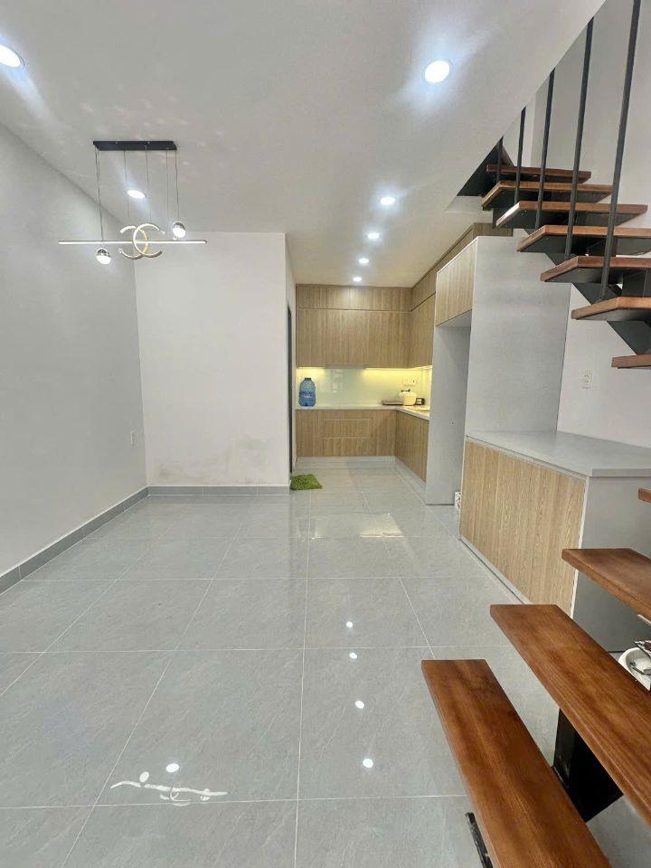BÁN NHÀ MỚI 2 TẦNG KÊNH 19 THÁNG 5, TÂN PHÚ, HẺM XE HƠI, ĐỦ TIỆN ÍCH XUNG QUANH CHỈ 5,X TỶ  
