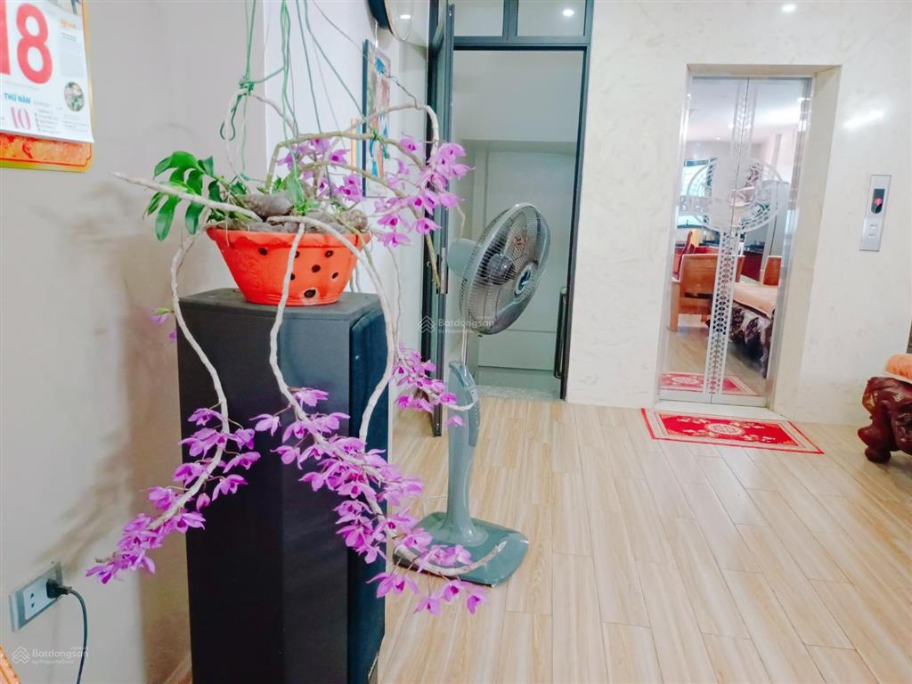 Cho thuê nhà 4 tầng tại thị trấn đông anh, hà nội, ô tô vào được