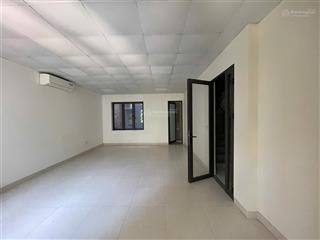 Cho thuê nhà trịnh văn bô 110m2x5t thang máy điều hoà, vỉa hè rộng, xe tải đỗ, vị trí đẹp có pccc