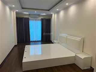 Cho thuê nhà cầu diễn 50m2x5t, mới tinh, full thang máy điều hoà, ô tô đỗ cửa 18tr