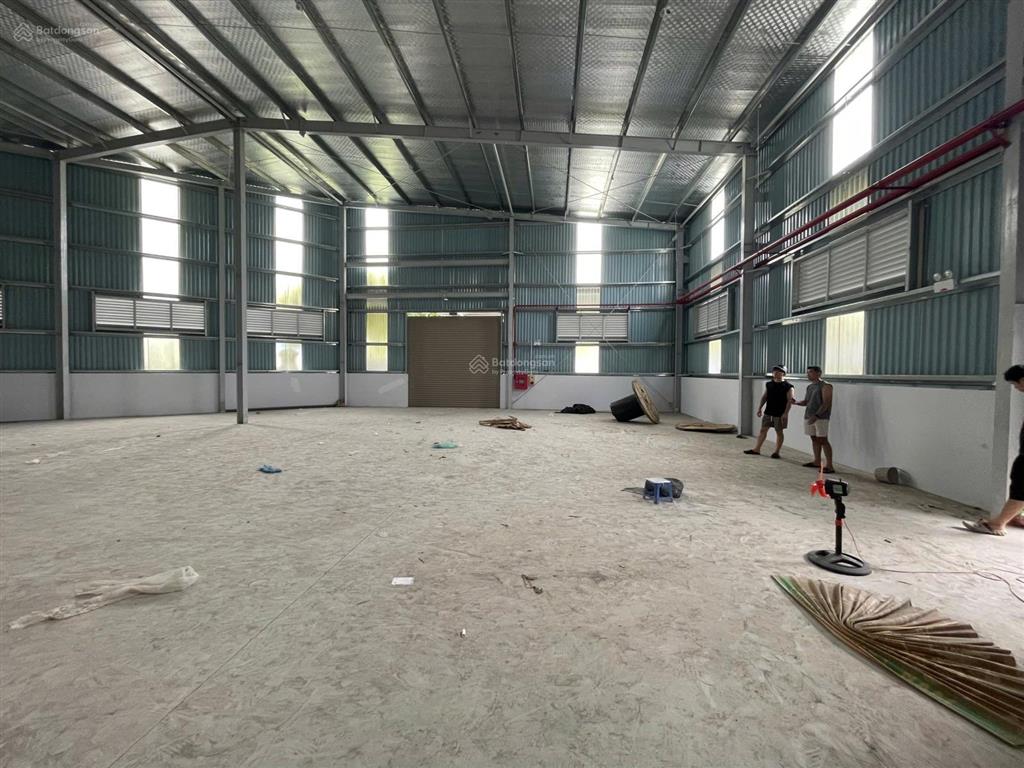 Cho thuê kho xưởng trịnh văn bô nam từ liêm cạnh cao đẳng fpt 600m, xe công đỗ thoải mái