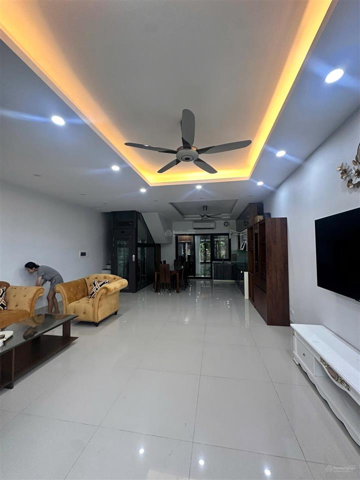 Cho thuê nhà liền kề xuân phương 100m2x5t, nhà mới, full đồ, có thang máy, xe tải đỗ, 28tr