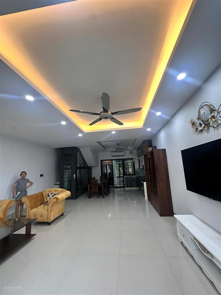 Cho thuê nhà liền kề xuân phương 100m2x5t, nhà mới, full đồ, có thang máy, xe tải đỗ, 28tr