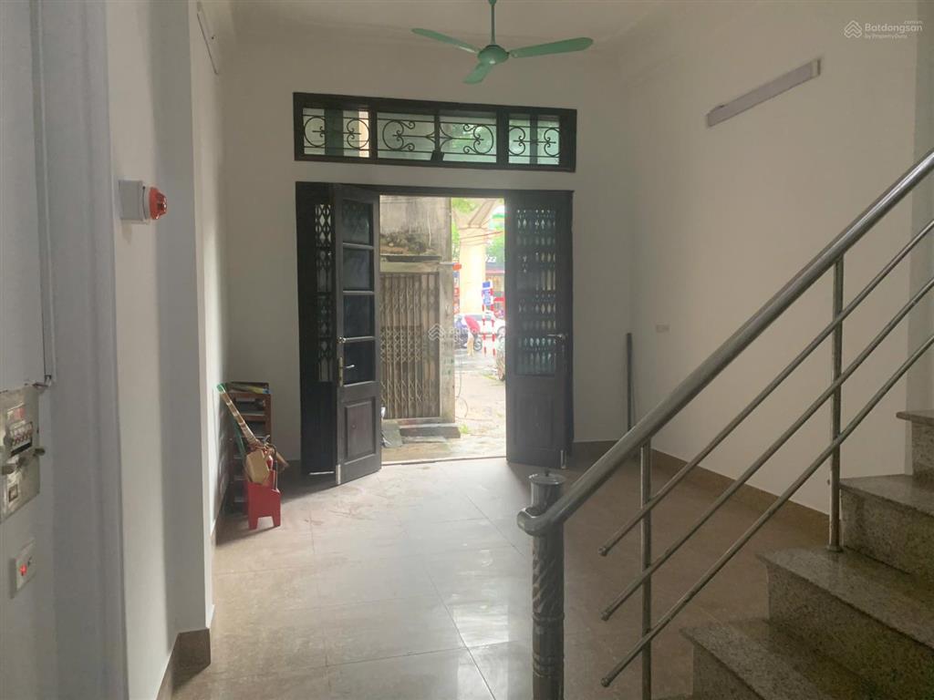Cho thuê nhà hồ tùng mậu 45m2 x 5t, ô tô đỗ, full điều hoà, giá rẻ 15tr/th