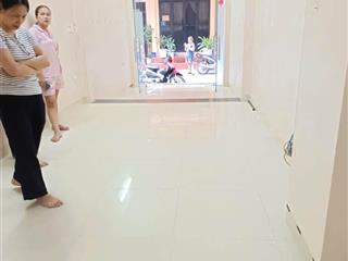Cho thuê liền kề báo nhân dân trần hữu dực 60m2 x 4t ô tô đỗ, vỉa hè rộng