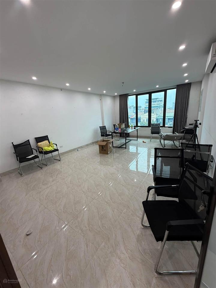 Cho thuê nhà trịnh văn bô 110m²x5t 1 tum, đường to, vỉa hè rộng, full thang máy điều hoà, đẹp, 30tr
