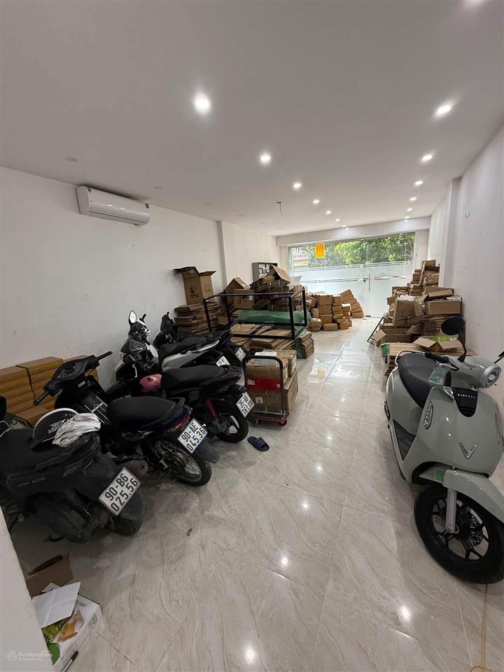 Cho thuê nhà trịnh văn bô 110m²x5t 1 tum, đường to, vỉa hè rộng, full thang máy điều hoà, đẹp, 30tr