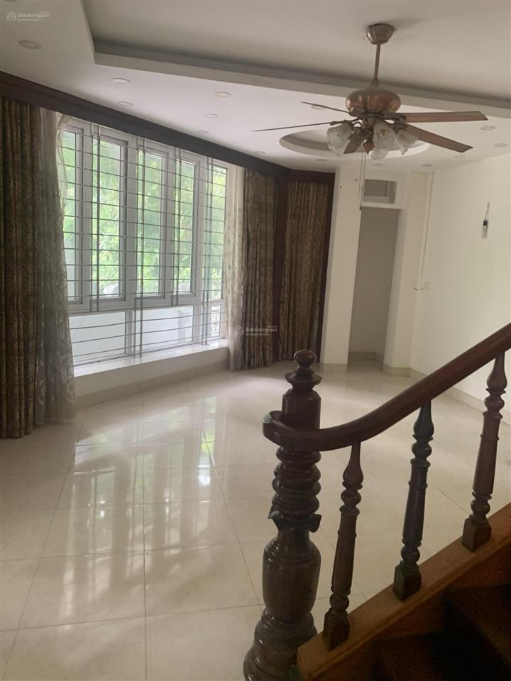 Cho thuê nhà nguyễn cơ thạch 135m², 4t, ô tô đỗ cửa, 32tr
