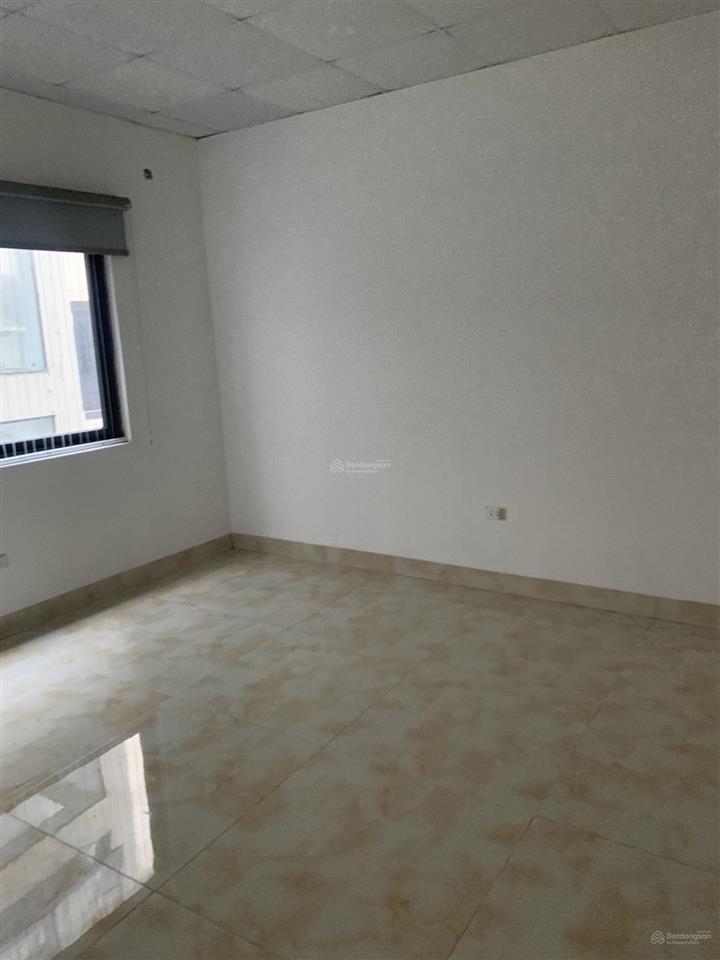 Cho thuê nhà trần hữu dực 80mx4t, oto đỗ cửa, 17tr