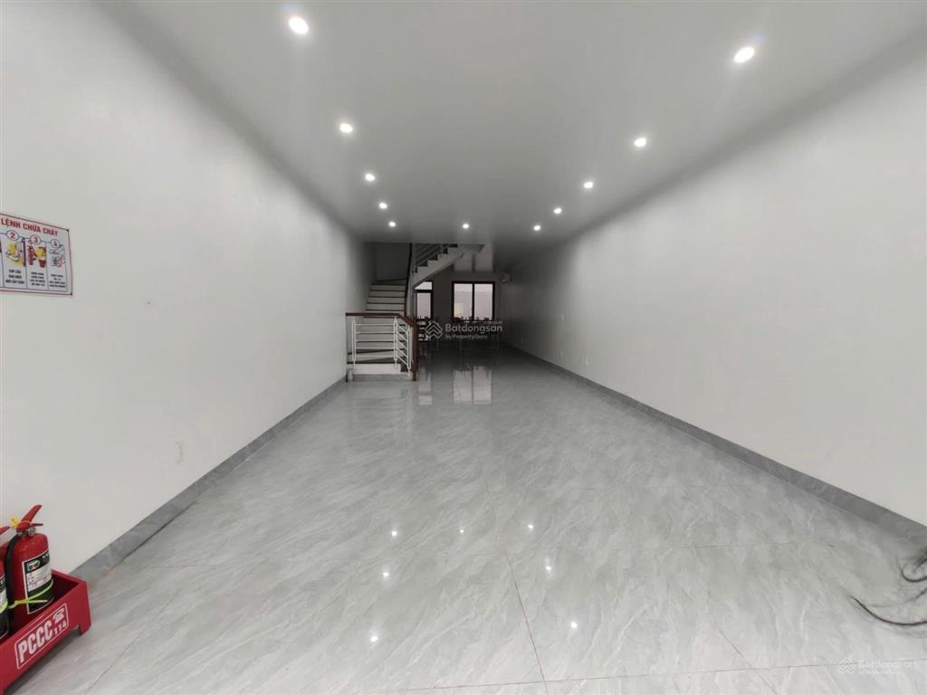 Cho thuê nhà liền kề, biệt thự ở trần hữu dực, trịnh văn bô, xuân phương, ô tô đỗ cửa