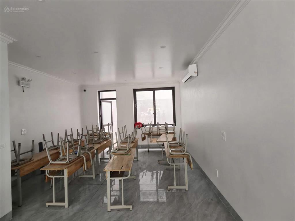 Cho thuê nhà liền kề, biệt thự ở trần hữu dực, trịnh văn bô, xuân phương, ô tô đỗ cửa