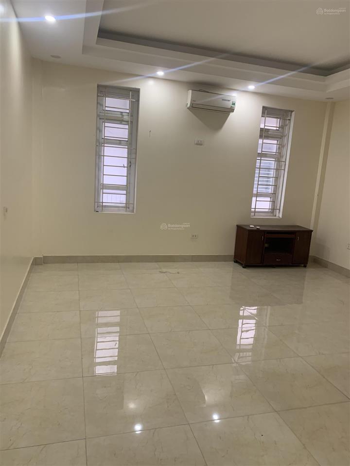 Cho thuê nhà trịnh văn bô, xuân phương, 80m x 4t, ô tô đỗ, vỉa hè rộng, full điều hoà, 17tr