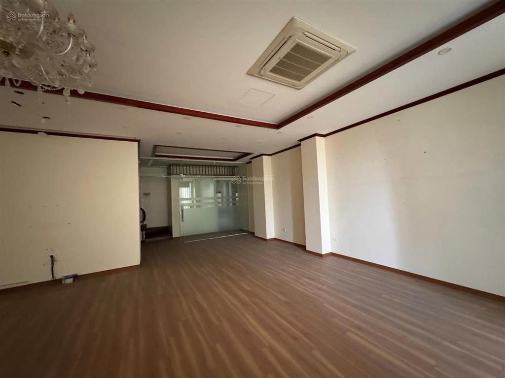 Cho thuê nhà nguyễn hoàng 50m x 7t, thông sàn, full thang máy điều hoà, ô tô đỗ giá rẻ