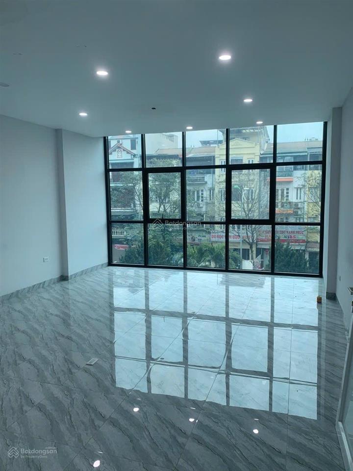 Cho thuê nhà cầu diễn 100m2 x 7t, 1 hầm, xe tải đỗ, vỉa hè rộng, full thang máy điều hòa