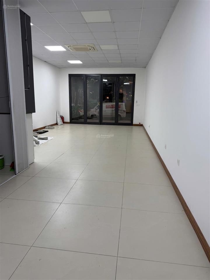Cho thuê nhà hồ tùng mậu cạnh goldmark city 80mx6t, 2 mặt tiền, full thang máy điều hoà, oto đỗ 3