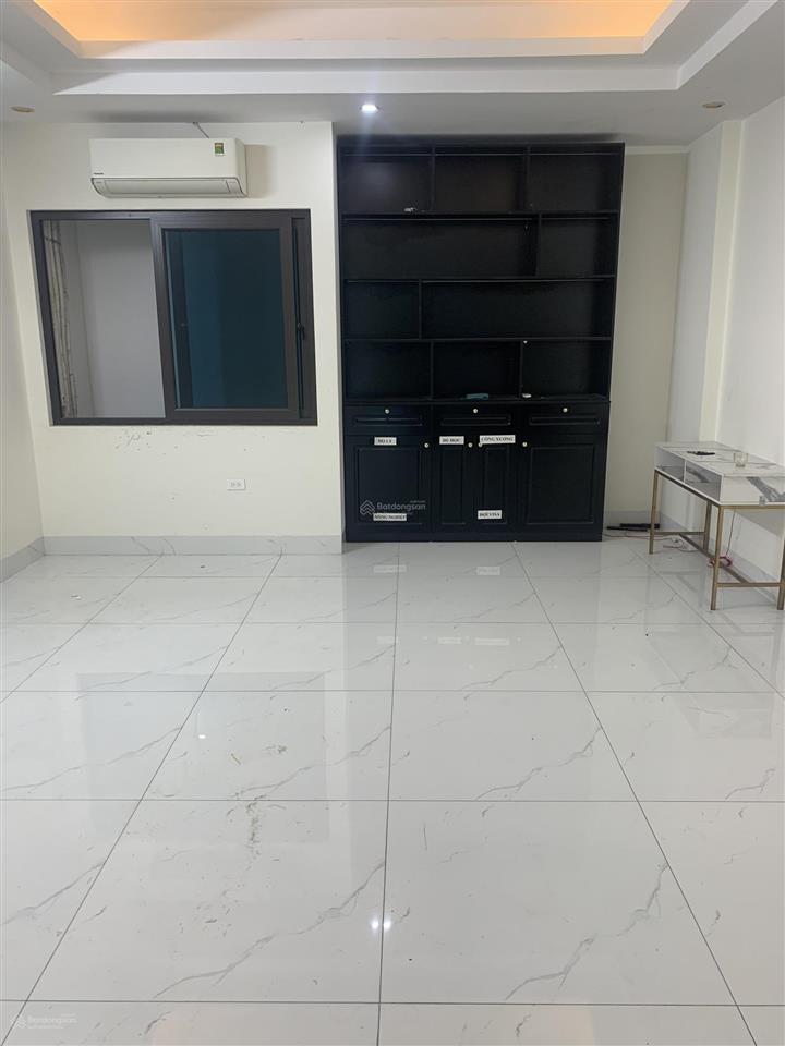 Cho thuê nhà mễ trì 75m2x5t, ô tô đỗ, full điều hoà, 28tr gần toà golden place