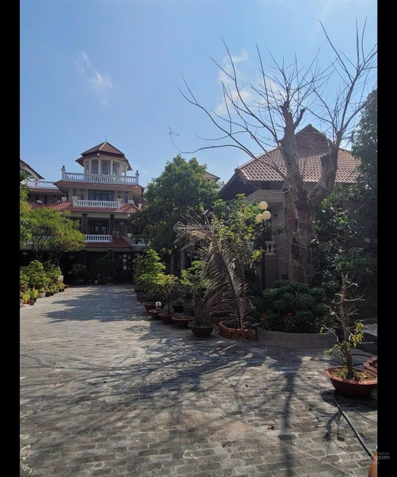 Dinh thự vip mặt đường trung tâm phong điền, cần thơ 3 mặt tiền