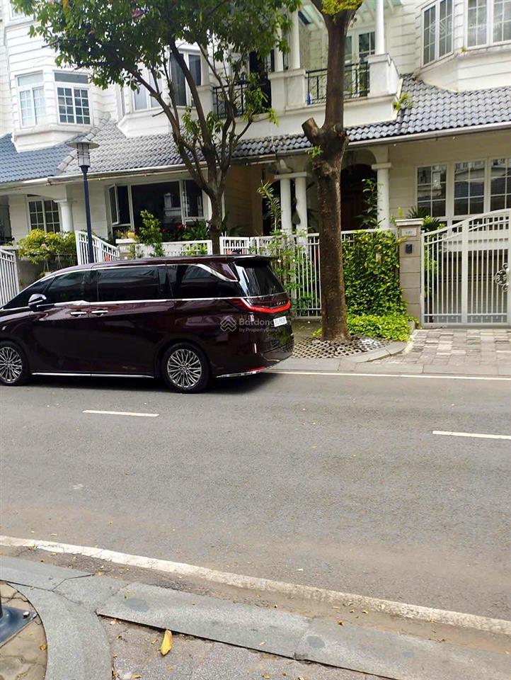 Biệt thự ven sông saigon pearl 7x21m, hầm + 3 tầng, sổ hồng lâu dài  giá 97 tỷ