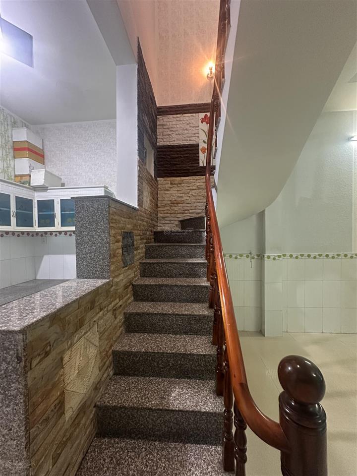 Nhà h10m thông 100m2 2tầng vừa ở vừa cho thuê trung tâm q12  6tỷ 7 tlm