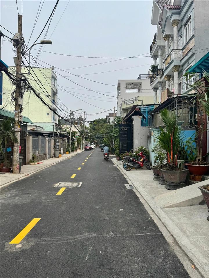 Mặt tiền tân thới hiệp, xe hơi đậu cửa, 2 tầng btct, hiếm trong khu