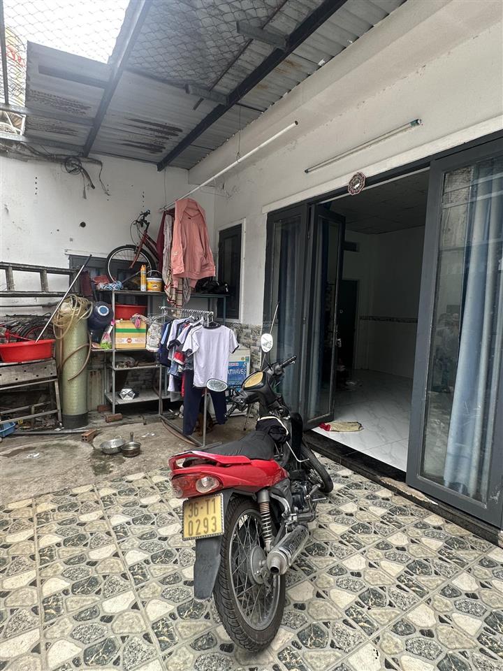 Chỉ 1 tỷ 250, nhà cấp 4, 80m2, hxh, khu dân cư đông thạnh hóc môn