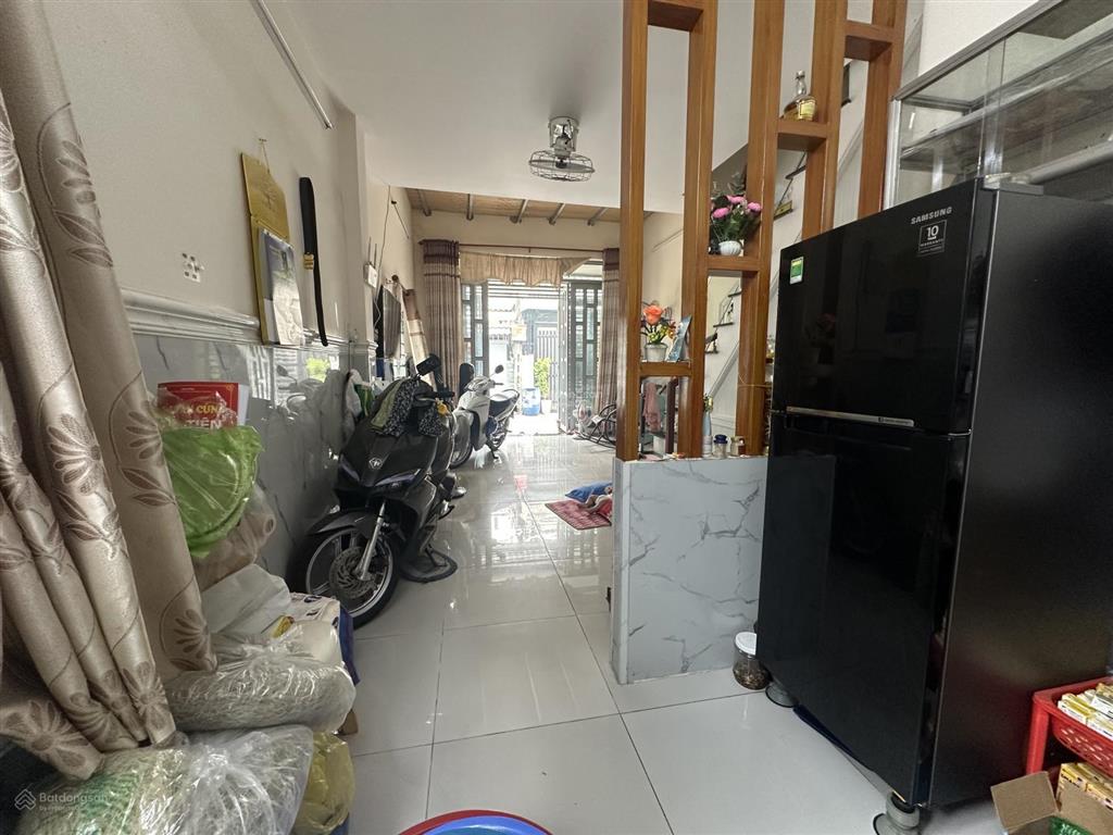 Bán nhà riêng ,hẻm xe hơi 3pn 2wc ngay công viên phần mềm quang trung , 37m2 , 3 tỷ 750