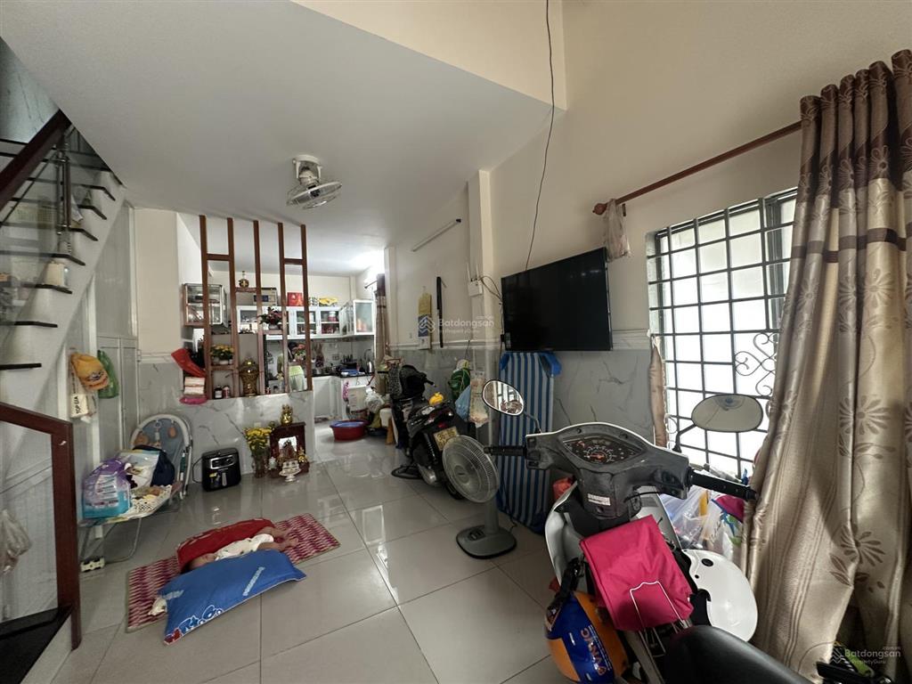 Bán nhà riêng ,hẻm xe hơi 3pn 2wc ngay công viên phần mềm quang trung , 37m2 , 3 tỷ 750
