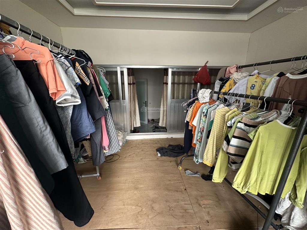 Bán nhà riêng ,hẻm xe hơi 3pn 2wc ngay công viên phần mềm quang trung , 37m2 , 3 tỷ 750