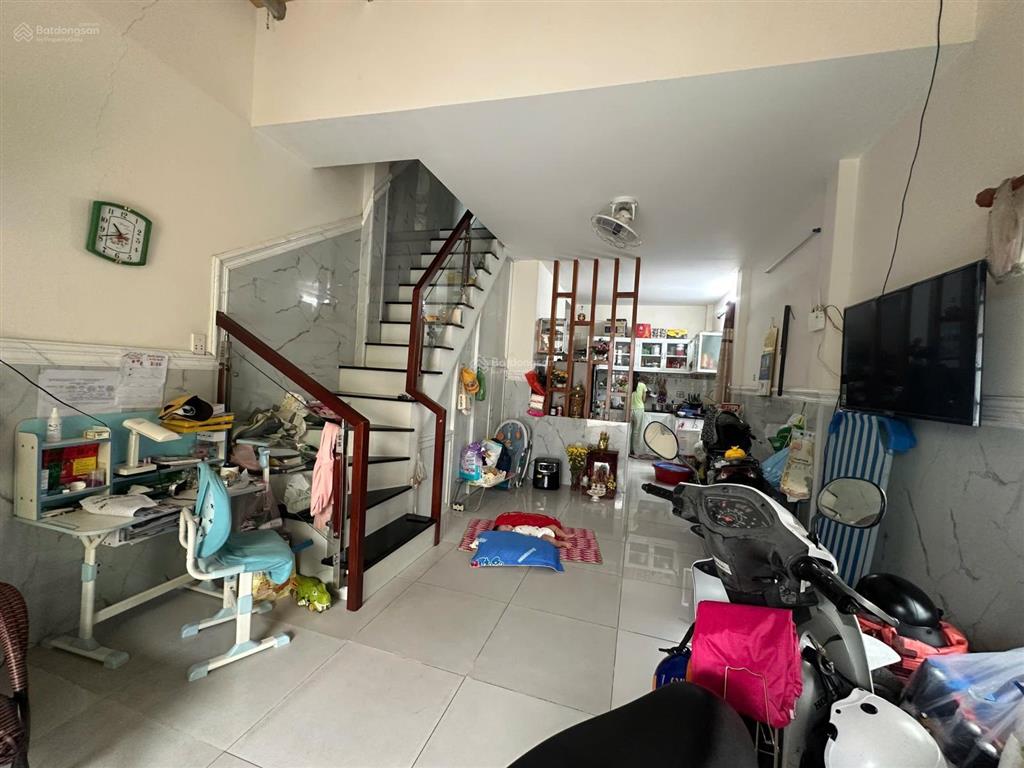 Nhà sổ hồng riêng tân chánh hiệp, 3,75 tỷ, hẻm xe hơi , 1 trệt 1 lầu 3pn
