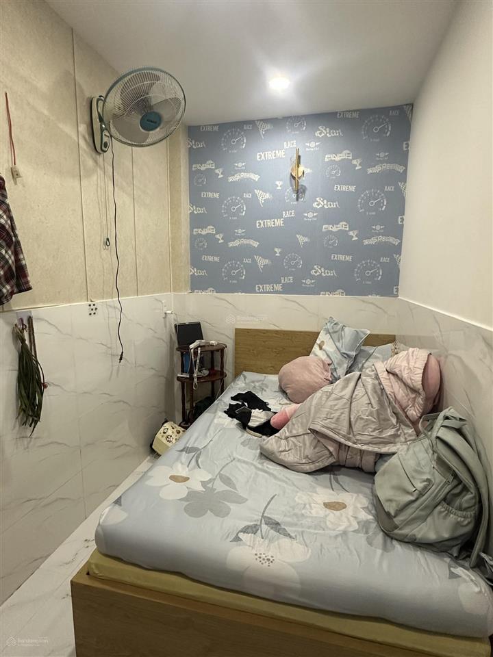 Chủ gửi bán nhà riêng 42m2, giảm từ 5 tỷ 3 còn 4 tỷ 870. hẻm rộng gần đường lớn. giá còn bớt