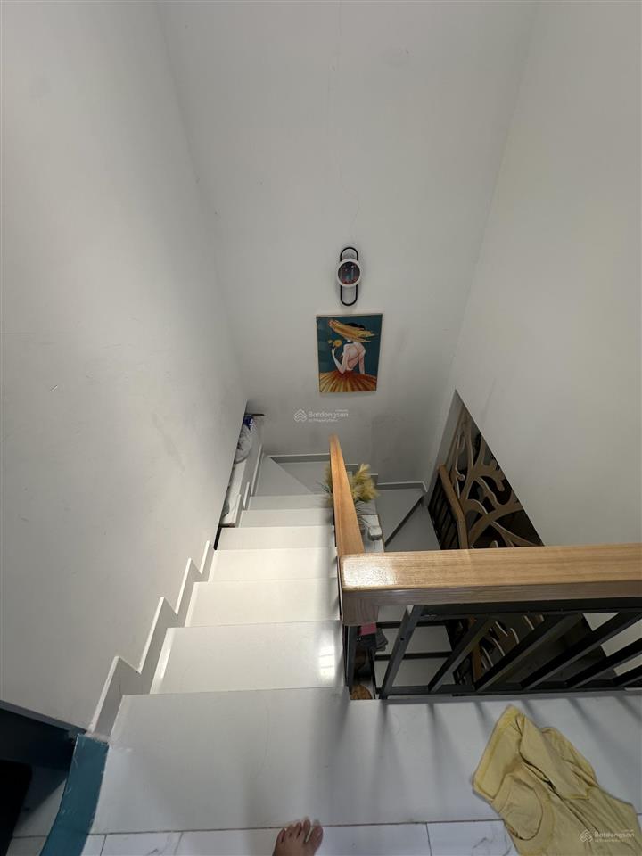 Chủ gửi bán nhà riêng 42m2, giảm từ 5 tỷ 3 còn 4 tỷ 870. hẻm rộng gần đường lớn. giá còn bớt