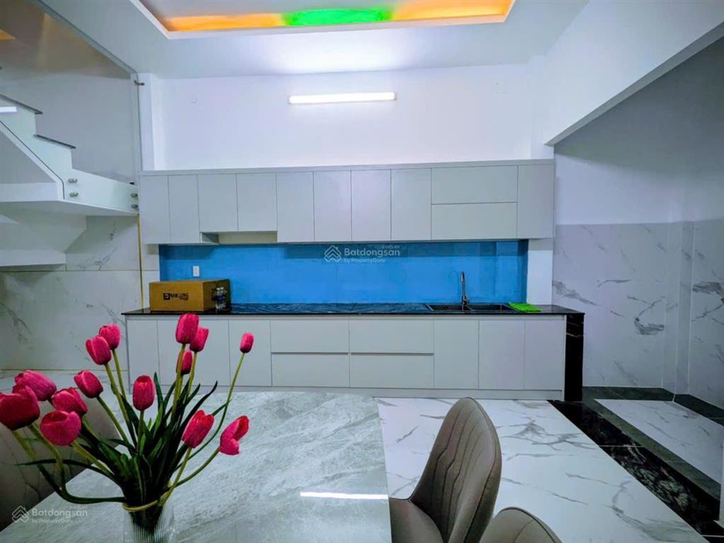 Bán gấp nhà hẻm xe tải 4 x 19  1 trệt 2 lầu tô ngọc vân, 5 phòng ngủ trong khu nội bộ giá 5,9 tỷ
