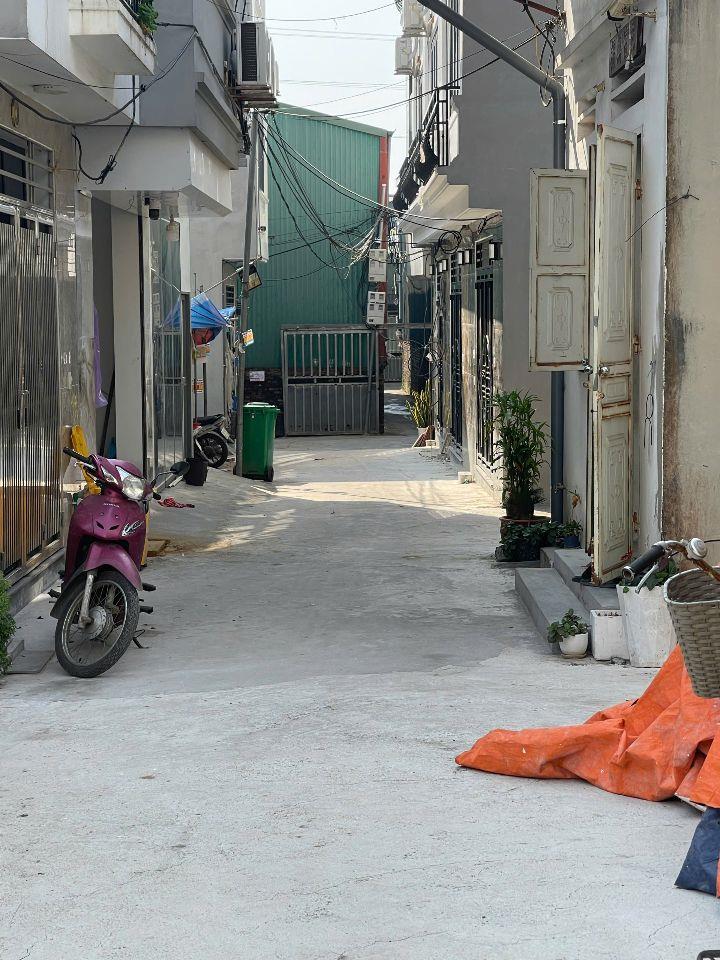 Mình chính chủ sổ đỏ cần bán mảnh đất 41m2 xóm 3 đồng nhân, giá 3,5 tỷ