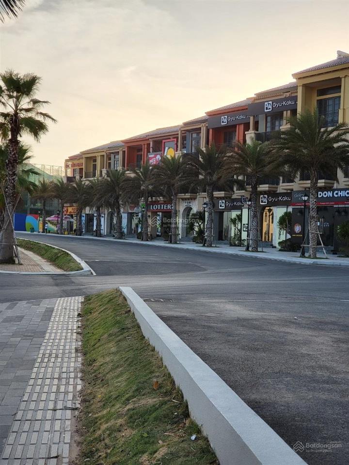 Cần cho thuê dài hạn căn shophouse mặt biển view thẳng quảng trường bikini beach da novaword
