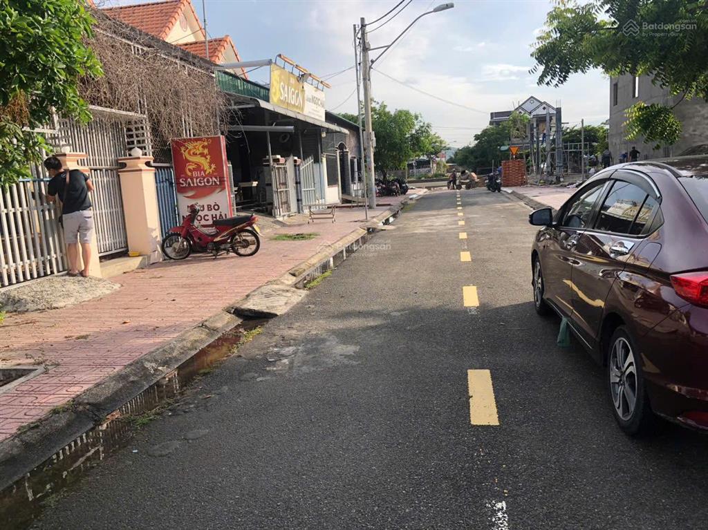 Bán nhà 212m2 cách biển dốc lết 500m sát bên khu tttm dịch vụ biển của tập đoàn hoàn cầu vị trí đẹp