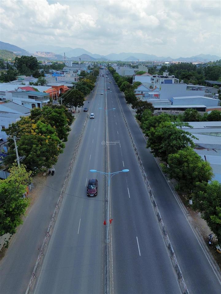 Đất mặt đường nguyễn tất thành nha trang đẹp dễ kinh doanh buôn bán