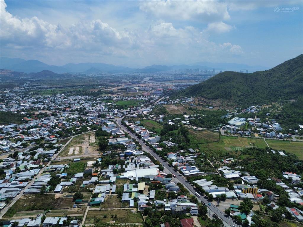 Đất mặt đường nguyễn tất thành nha trang đẹp dễ kinh doanh buôn bán