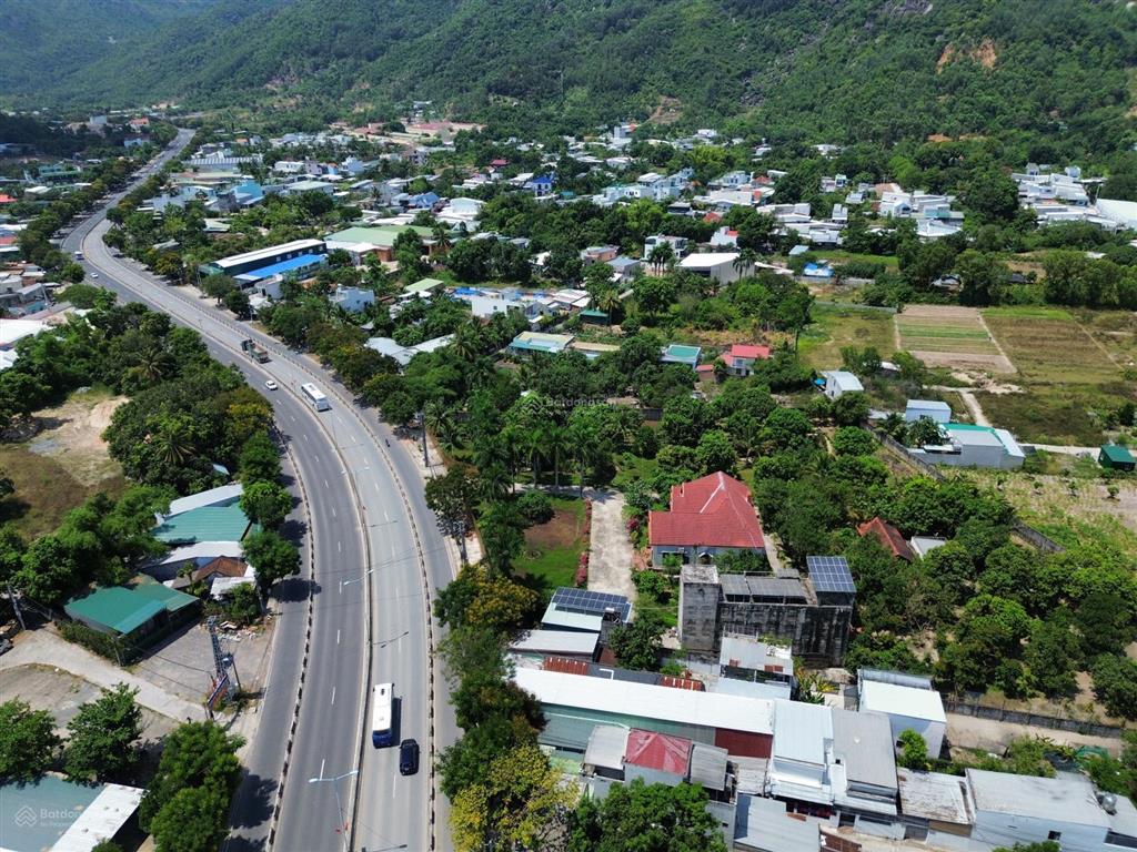 Đất mặt đường nguyễn tất thành nha trang đẹp dễ kinh doanh buôn bán