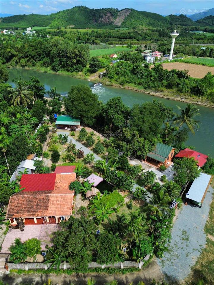 Nhà vườn siêu đẹp cách nha trang chỉ 27km view sông mát mẻ