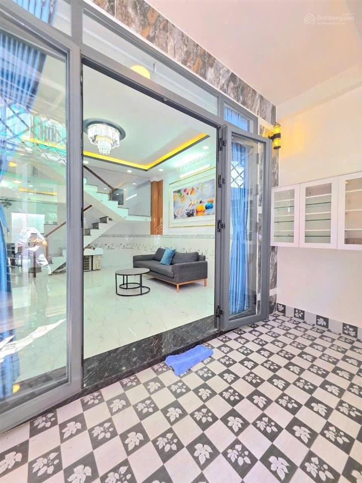 Nhà đẹp 2 tầng 4,55x13m với 2pn full nội thất, chỉ 4,2 tỷ sổ hồng riêng hỗ trợ vay bank, sát q7