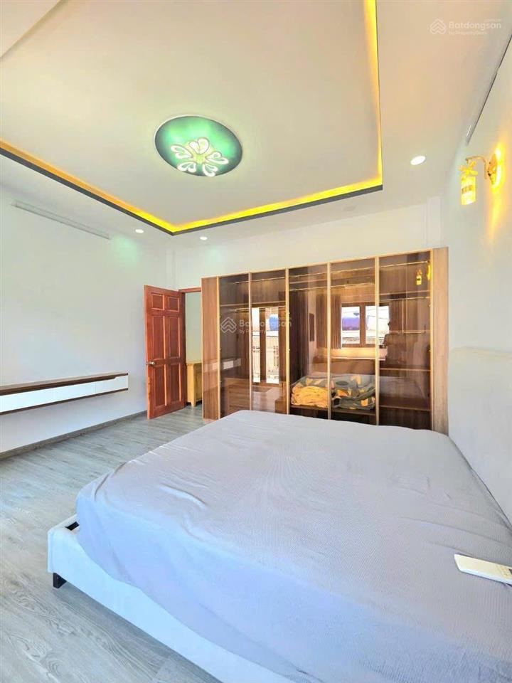 Nhà đẹp 2 tầng 4,55x13m với 2pn full nội thất, chỉ 4,2 tỷ sổ hồng riêng hỗ trợ vay bank, sát q7