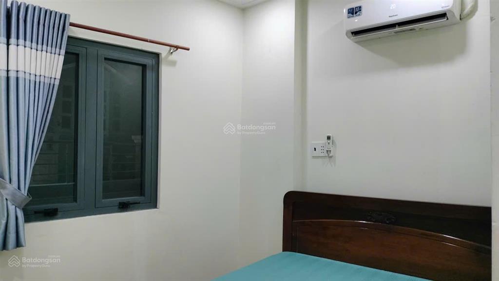 Cho thuê nhà mới 3 mặt tiền hẻm 1 trệt + 2 lầu + sân thượng, dtsd 105m2, quận 1