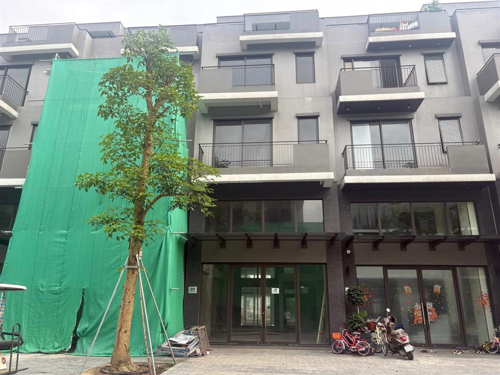 Chính chủ cần bán căn liền kề 88m phân khu the plaza đã có sổ. giá bán 6,4 tỷ. cạnh hồ thiên nga