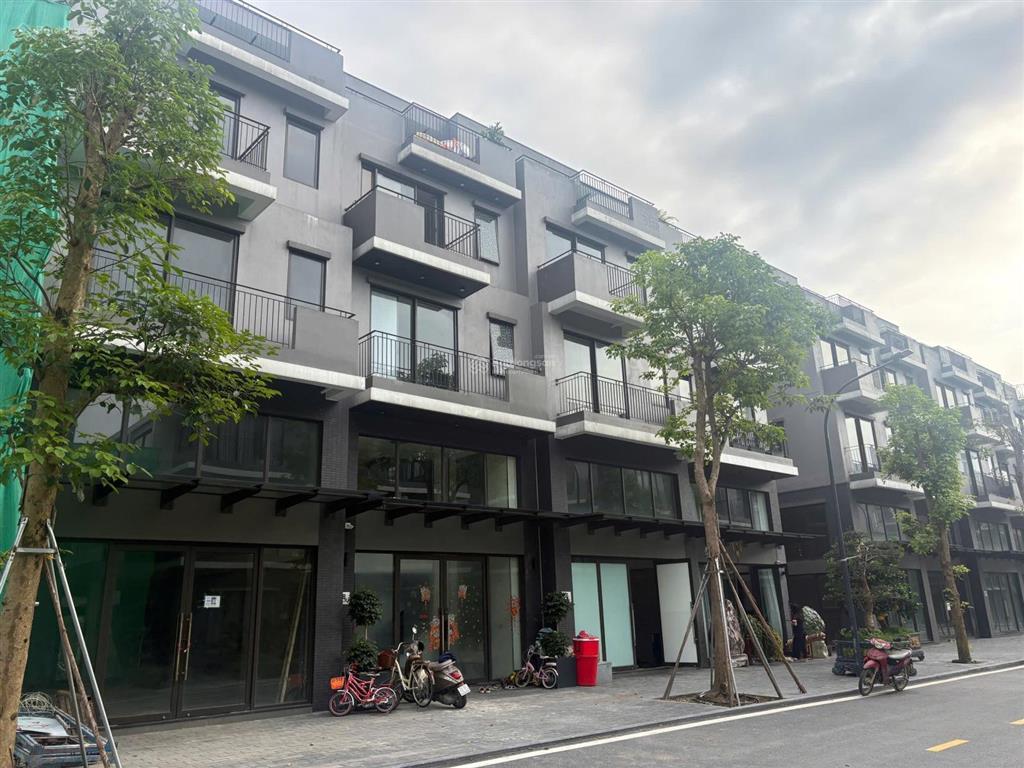 Chính chủ cần bán căn liền kề 88m phân khu the plaza đã có sổ. giá bán 6,4 tỷ. cạnh hồ thiên nga
