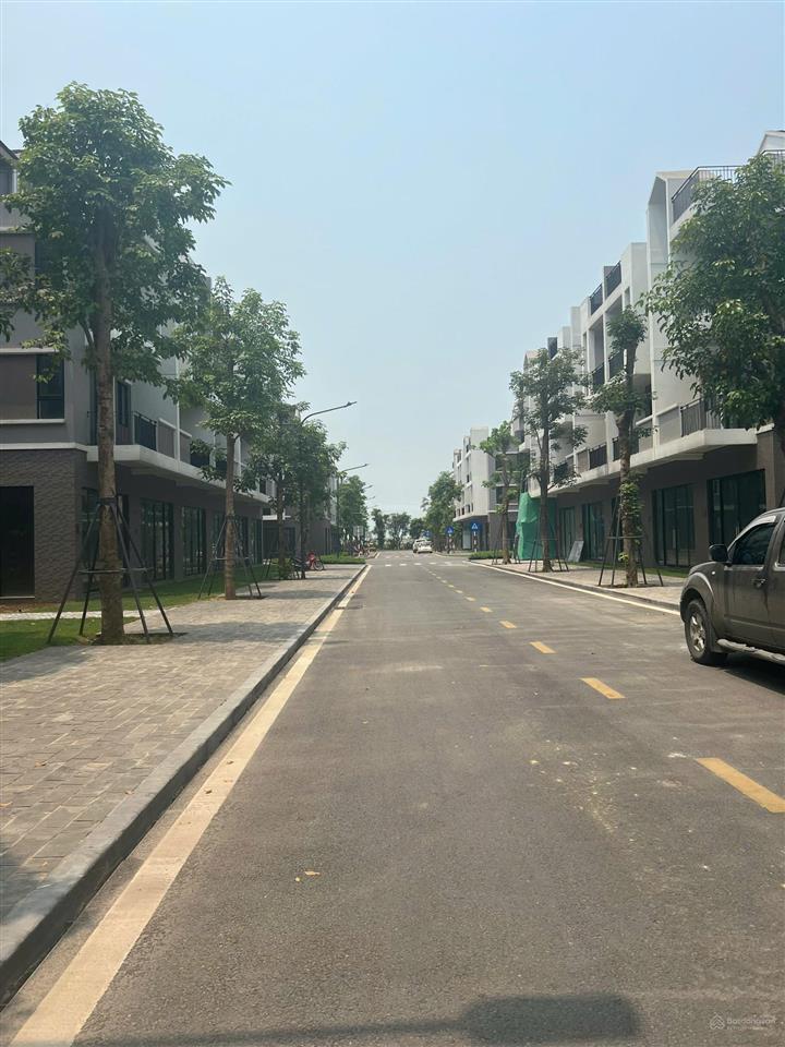 Bán gấp nhà phố campus eco central park 99m2  chỉ 100m ra cụm 620 căn chung cư 