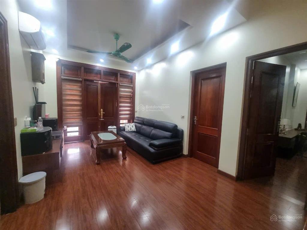 Cần bán lô góc 2 mặt tiền  2 lô liền nhau diện tích 250m2 đã có nhà 2 tầng kiên cố.